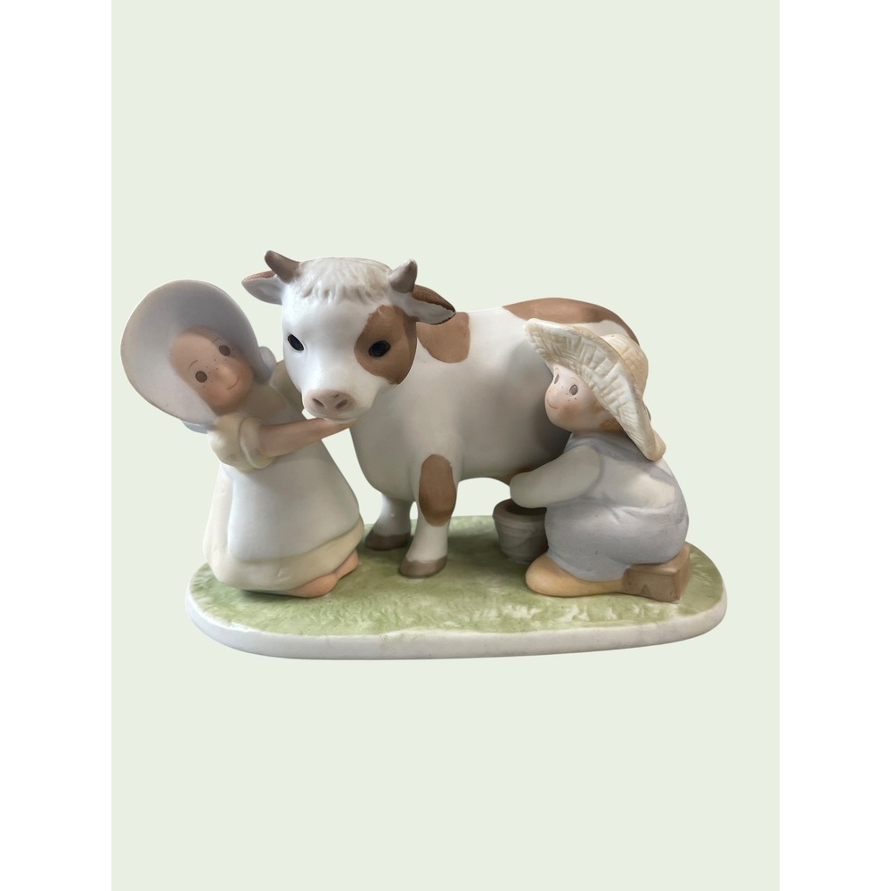 Homco Milking Time Figurine Circle of Friends 1995 Brown White Cow Farmhouse
